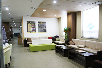 건진센터 로비 사진